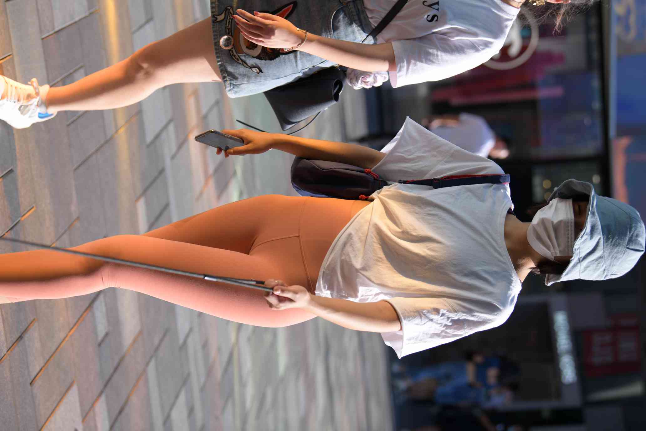 图片[2]-【免费】遛狗的瑜伽裤女人【60P】04031-婷美图