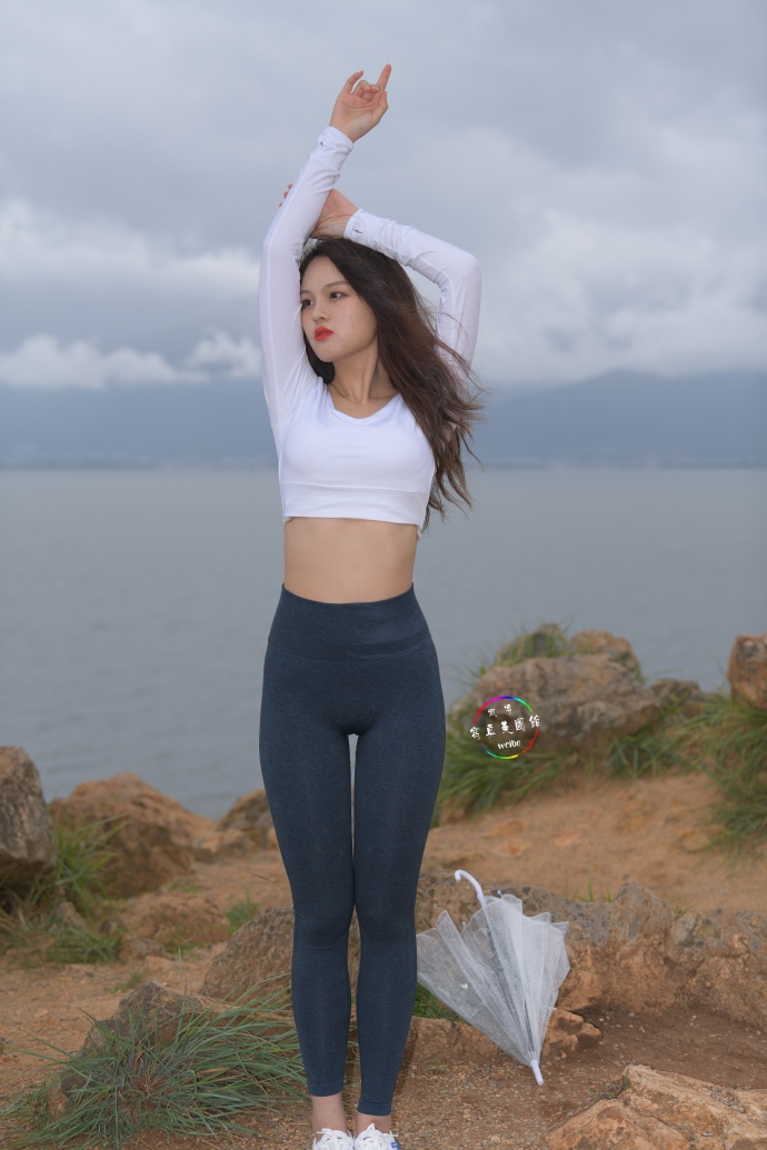 深蓝色瑜伽裤甜美女孩 J1320 514P2V-17.5GB-婷美图
