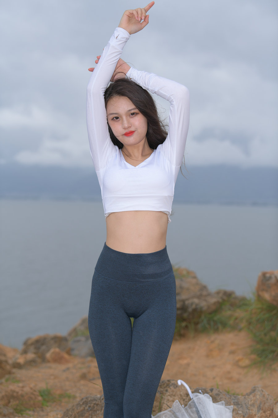 图片[2]-深蓝色瑜伽裤甜美女孩 J1320 514P2V-17.5GB-婷美图