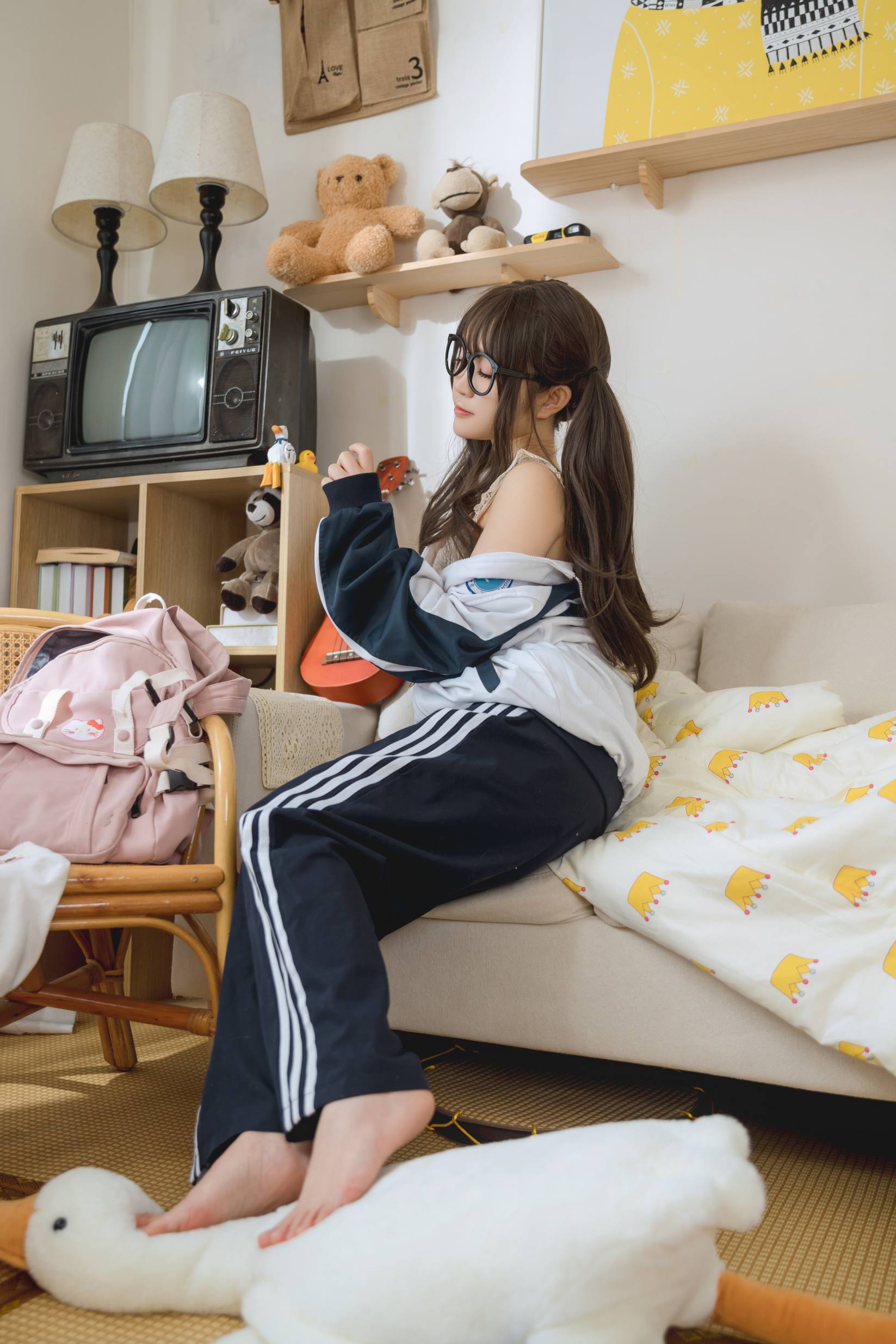 穿校服的双马尾女孩【64P】20010-婷美图