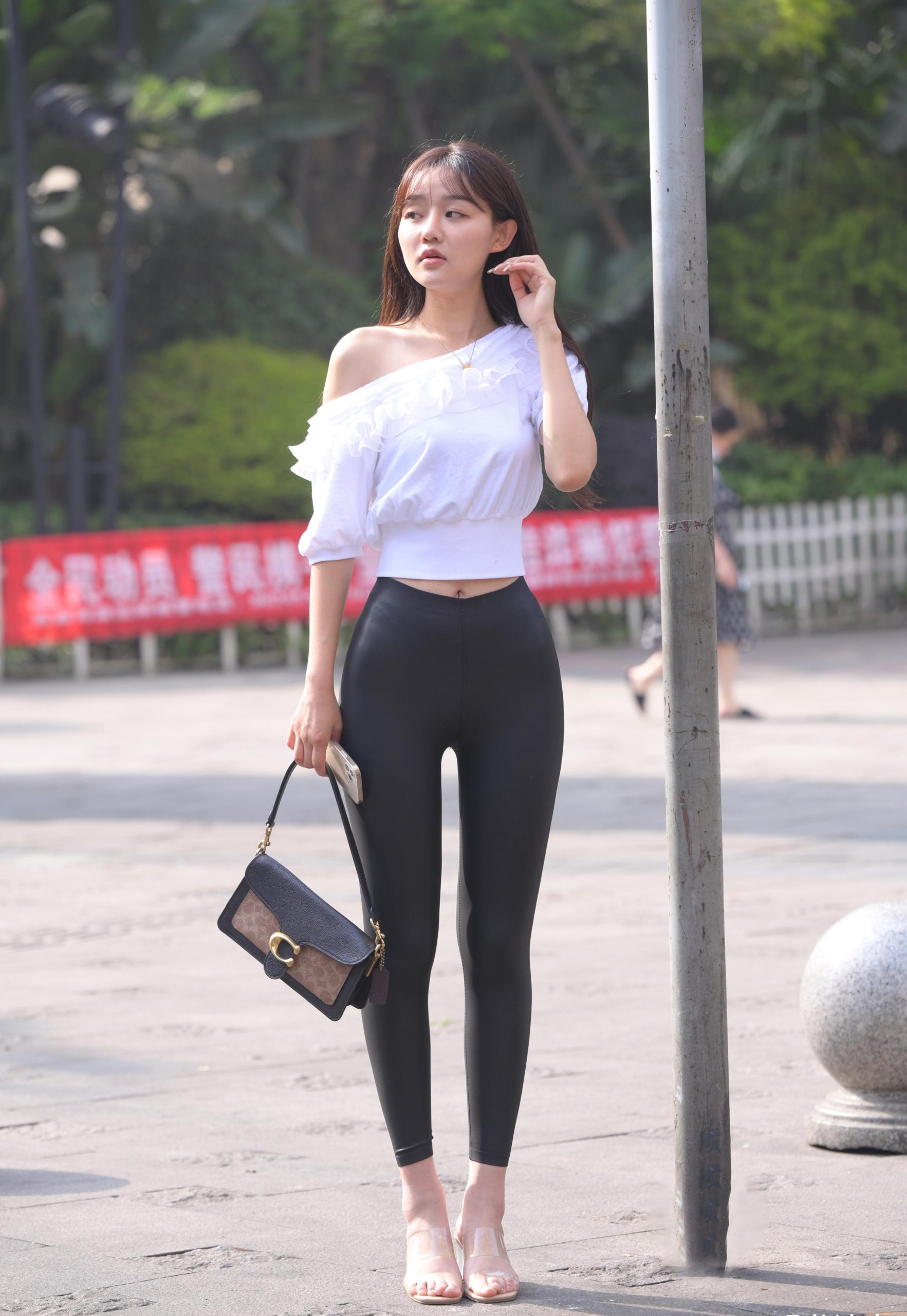 图片[5]-笑容非常甜美且治愈的皮裤女孩 J1945 751P1V-22.1GB-婷美图