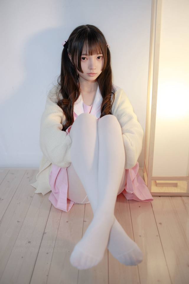 好像有什么心事的白丝双马尾女孩【59P】20022-婷美图