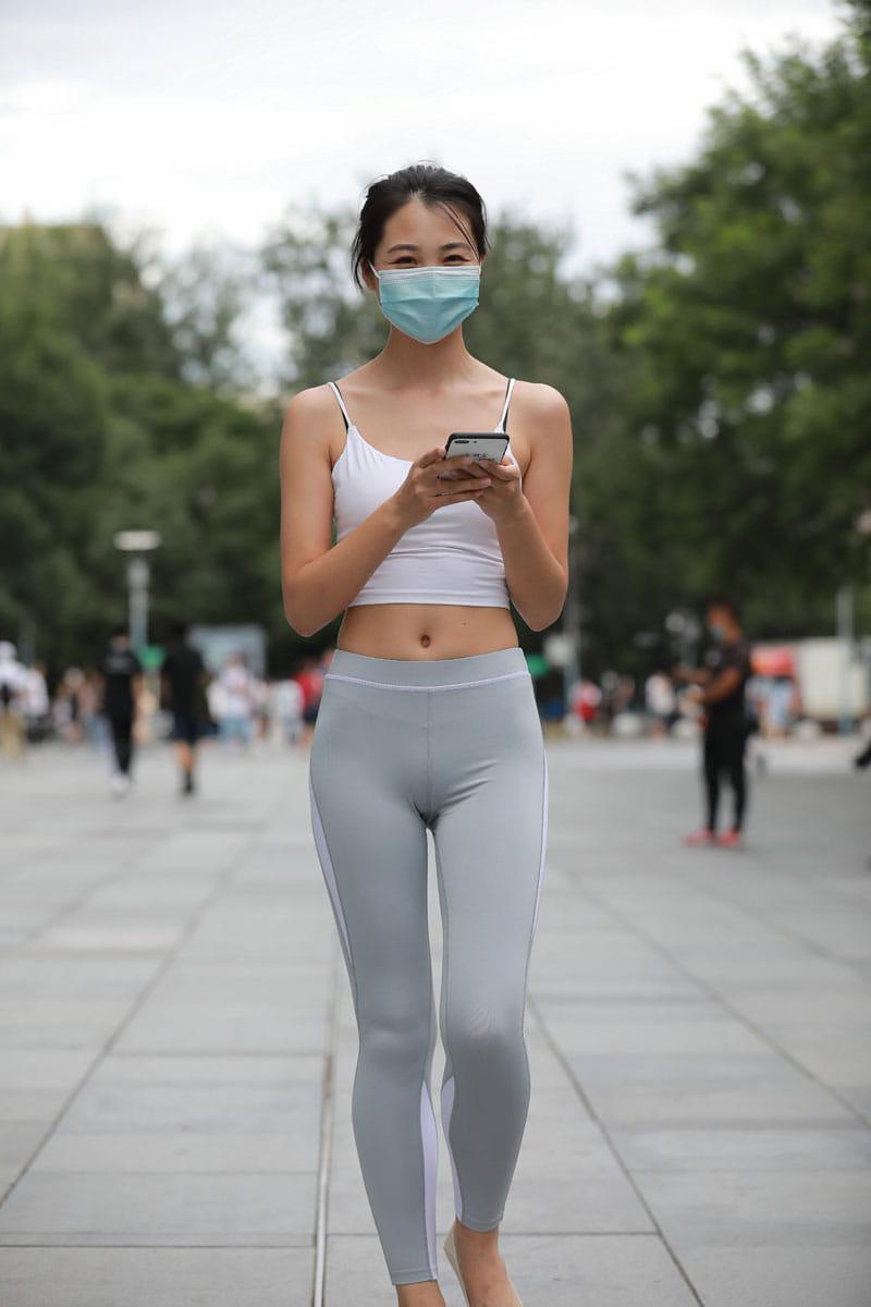 图片[4]-灰色瑜伽裤姑娘笑容超甜 J5074 180P2V-2.15GB-婷美图