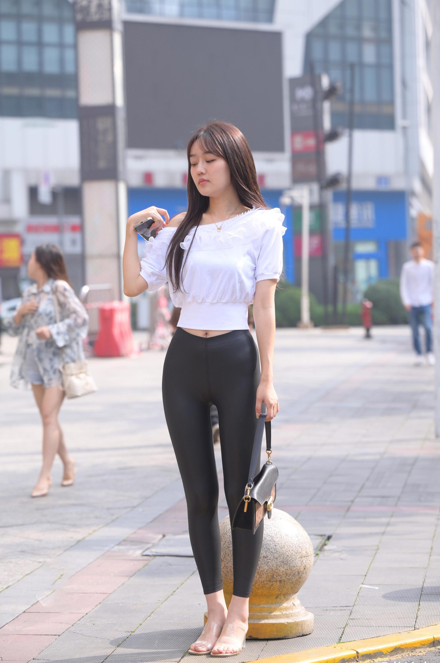 图片[4]-笑容非常甜美且治愈的皮裤女孩 J1945 751P1V-22.1GB-婷美图