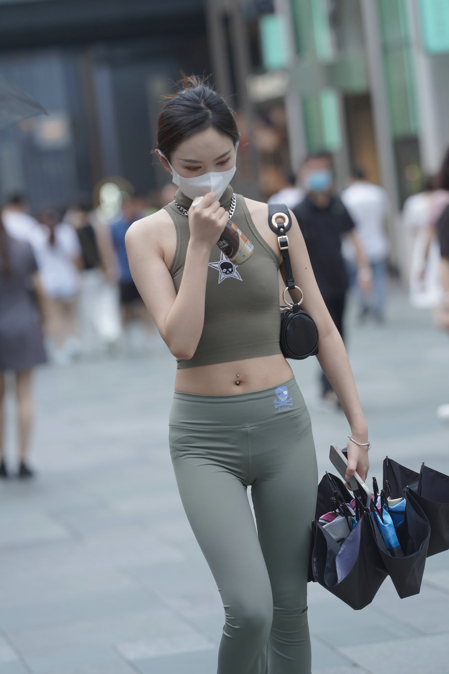 戴口罩的瑜伽裤小女人J3557 133P-1.43GB-婷美图