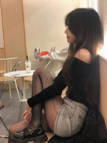 图片[6]-牛仔短裤+黑丝，太好看了吧-婷美图